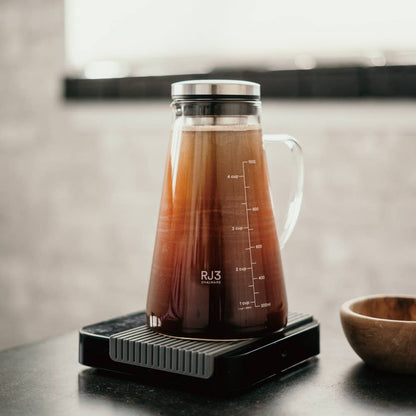 Ovalware - Airtight Cold Brew Iced Coffee Maker Pitcher and Tea Infuser with Spout | 1.0L